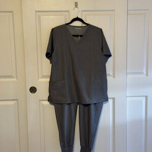 Mandala Scrub Set with V-Neck Top Size XL and Jogger Pants Size P-XL